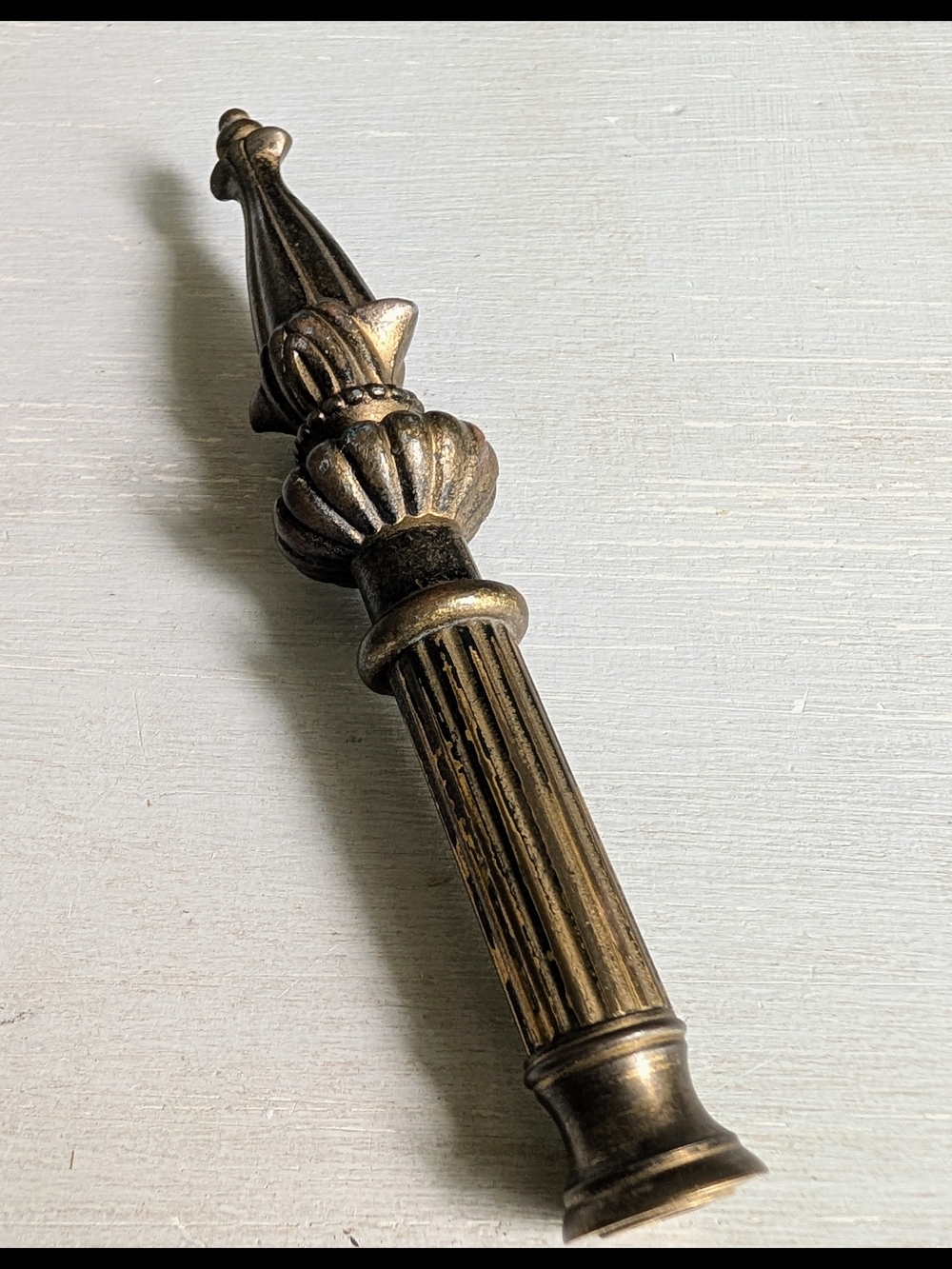 Antique-Style Decorative Finial in Aged Brass Tone